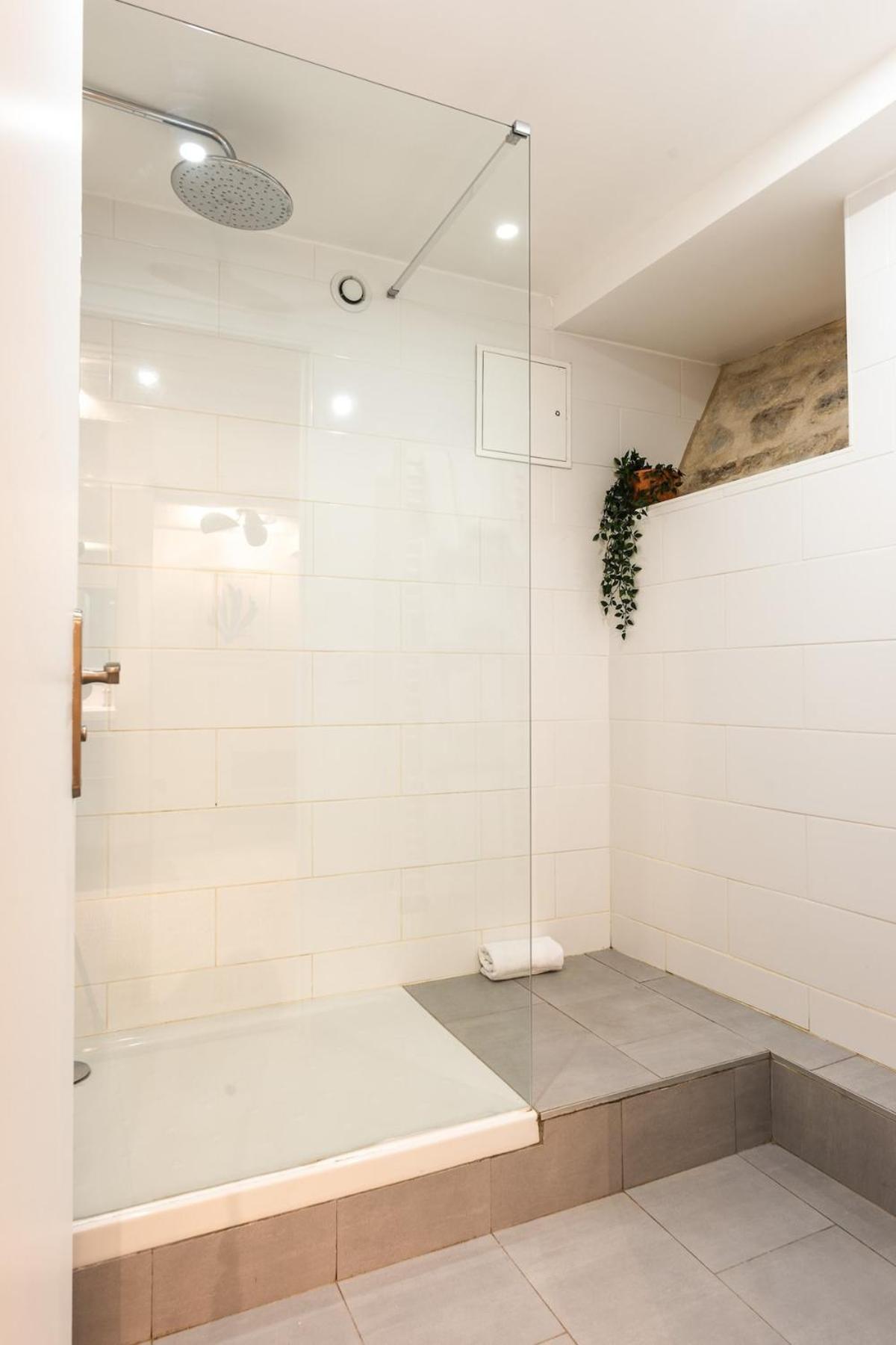Luxe Championnet I Loft Collection Apartment